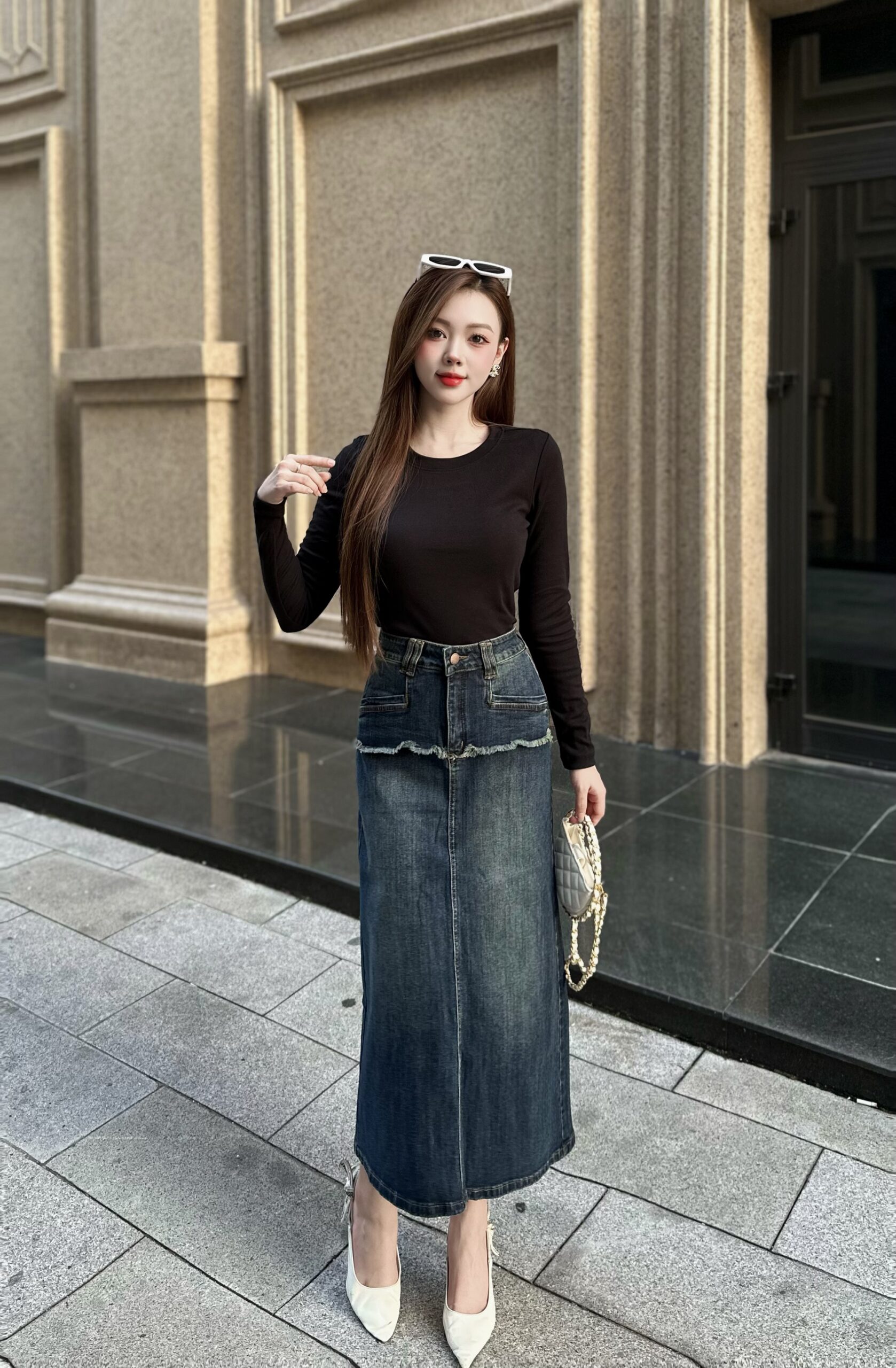 Chân Váy Jeans Dáng A Can Thân Trước Có Diềm Trang Trí