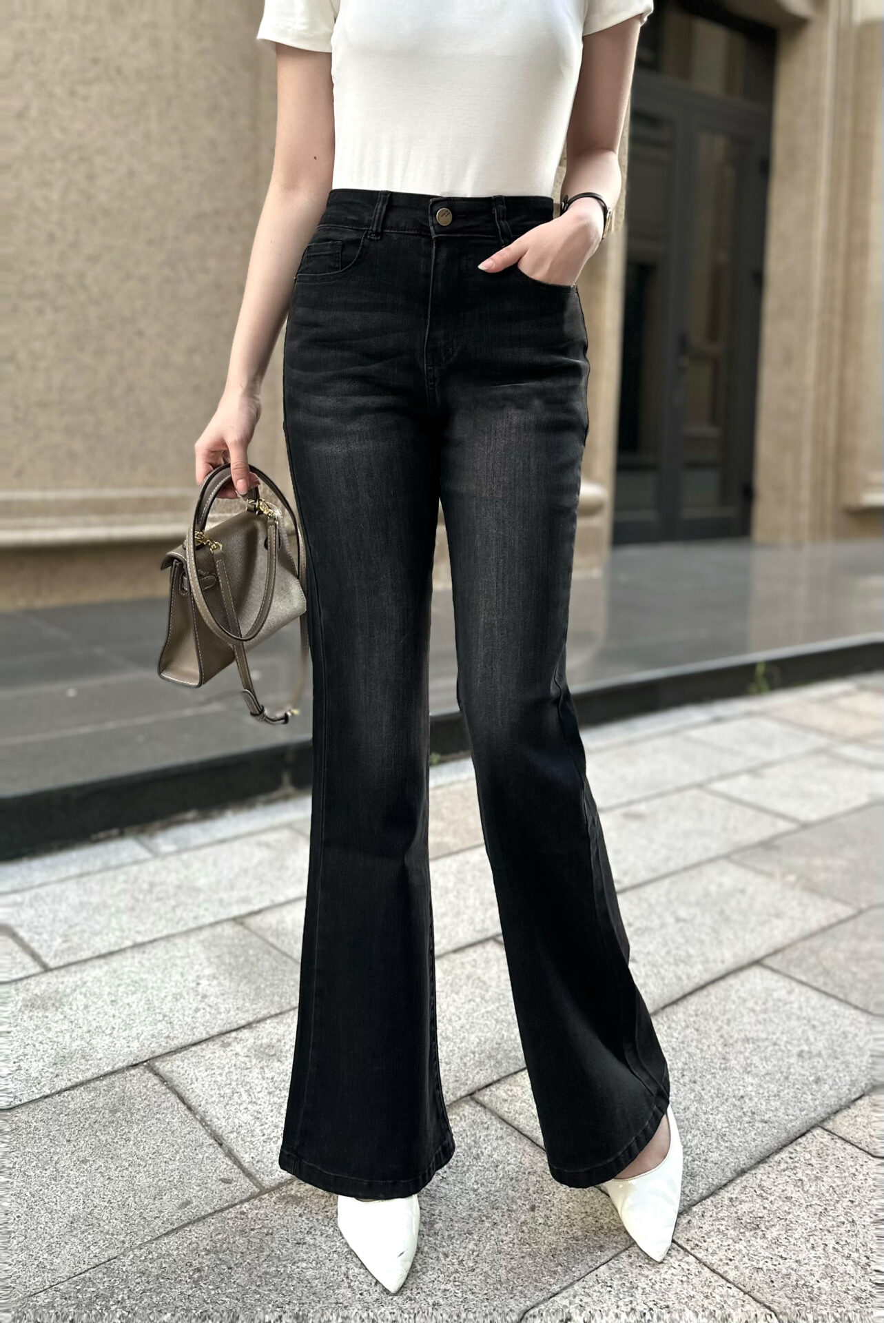 Quần Jeans Nữ Ống Vẩy Gấu Thường - Ảnh 8