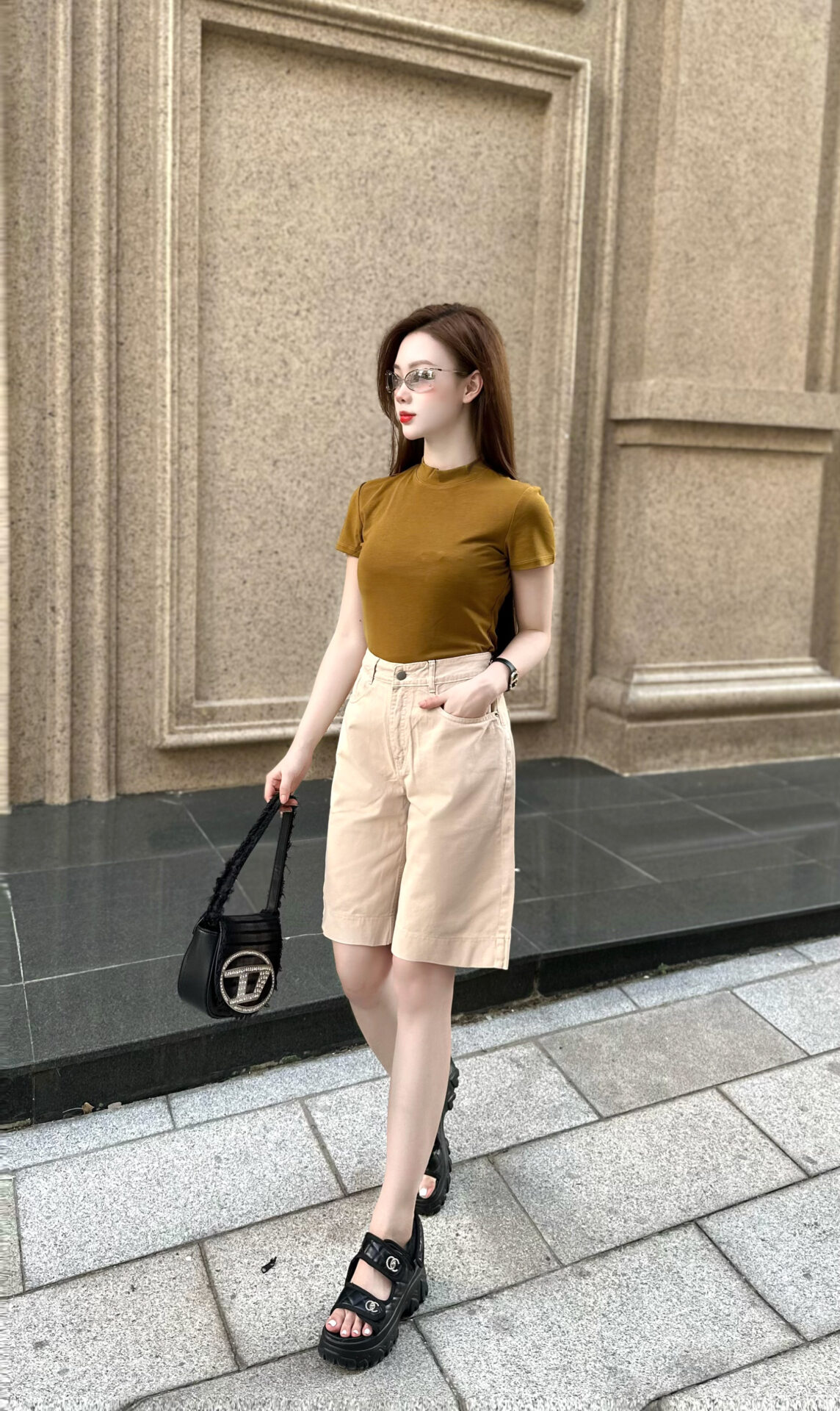 Quần Jeans Nữ Dáng Lửng Trên Gối - Ảnh 9