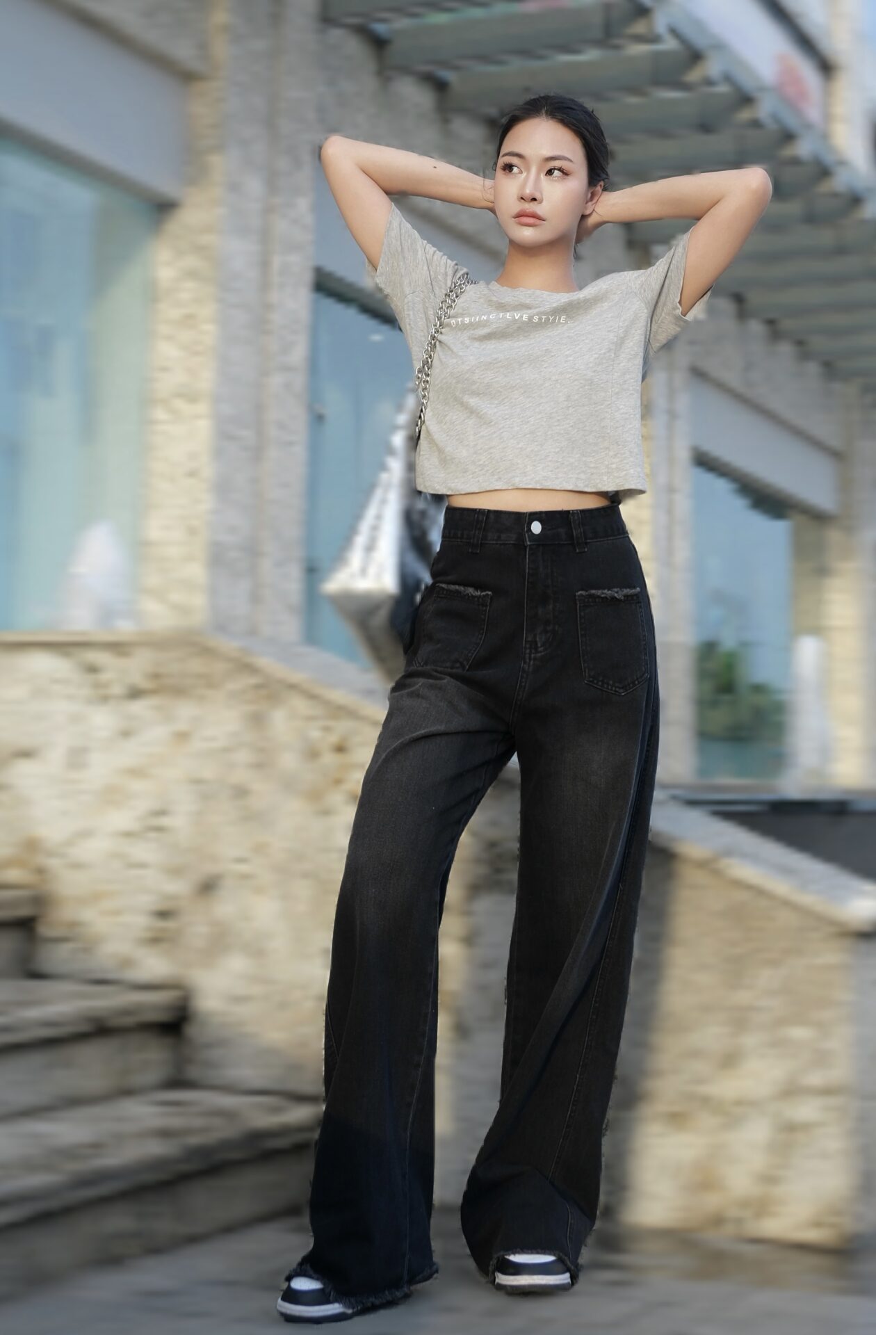 Quần Jeans Nữ Ống Đứng Túi Tua Rua - Ảnh 4