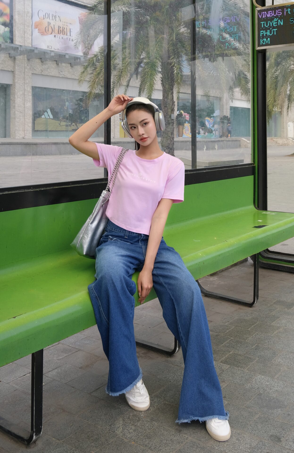 Quần Jeans Nữ Ống Đứng Túi Tua Rua - Ảnh 5