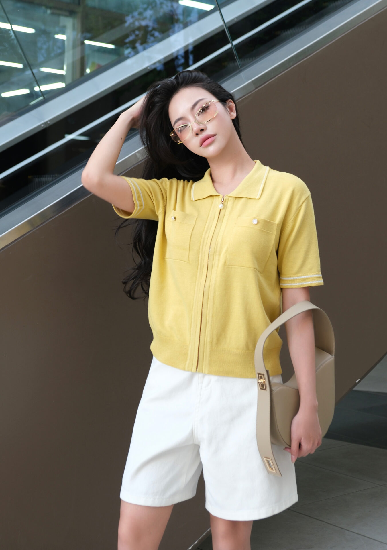 Quần short jeans cạp thường túi chéo - Ảnh 5