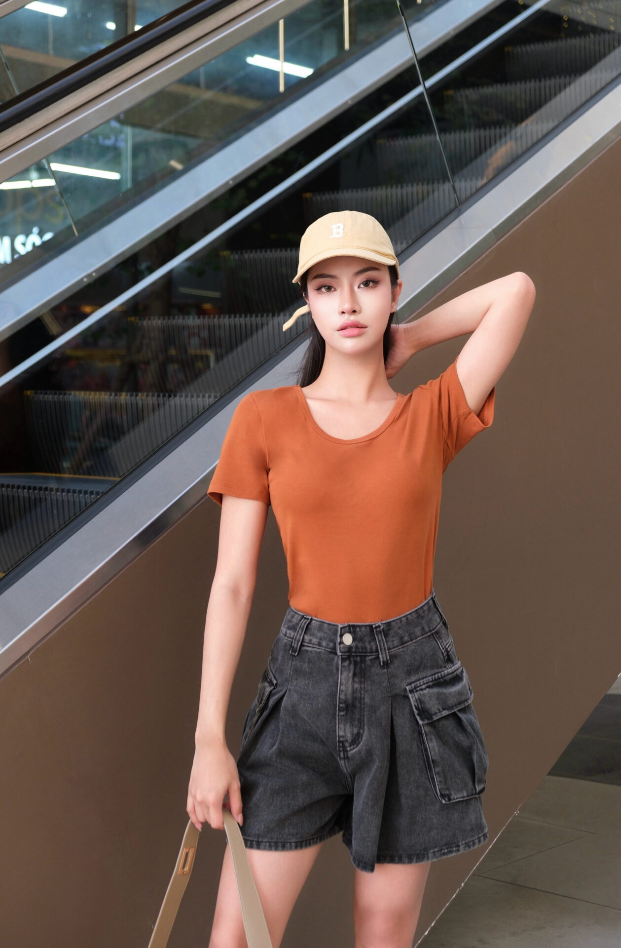 Áo Cộc Nữ Cổ Tròn Khoét Sâu - Ảnh 2